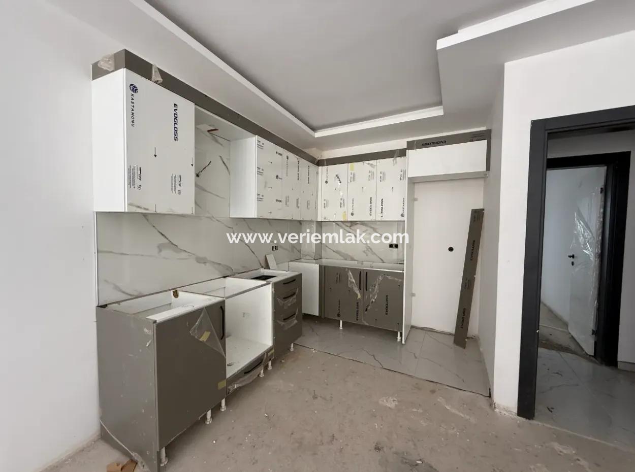 Seferihisar Devlet Hastanesi Yakınında, Sıfır, Kullanışlı Planlamalı 2+1 Satılık Daire