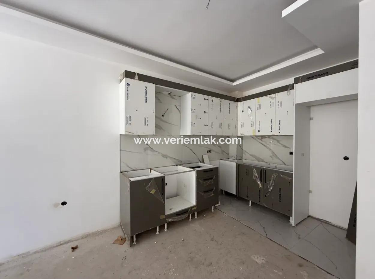 Seferihisar Devlet Hastanesi Yakınında, Sıfır, Kullanışlı Planlamalı 2+1 Satılık Daire