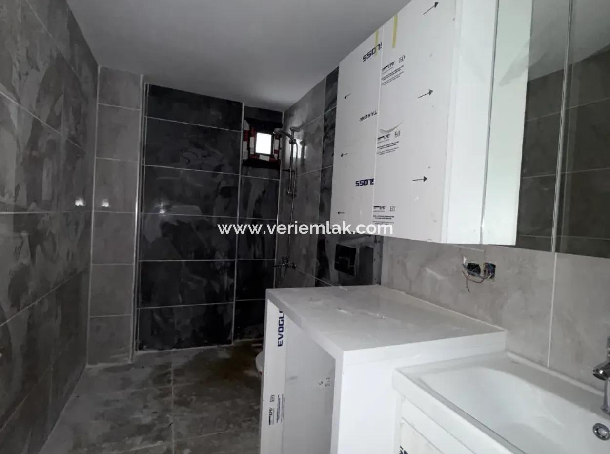 Seferihisar Devlet Hastanesi Yakınında, Sıfır, Kullanışlı Planlamalı 2+1 Satılık Daire