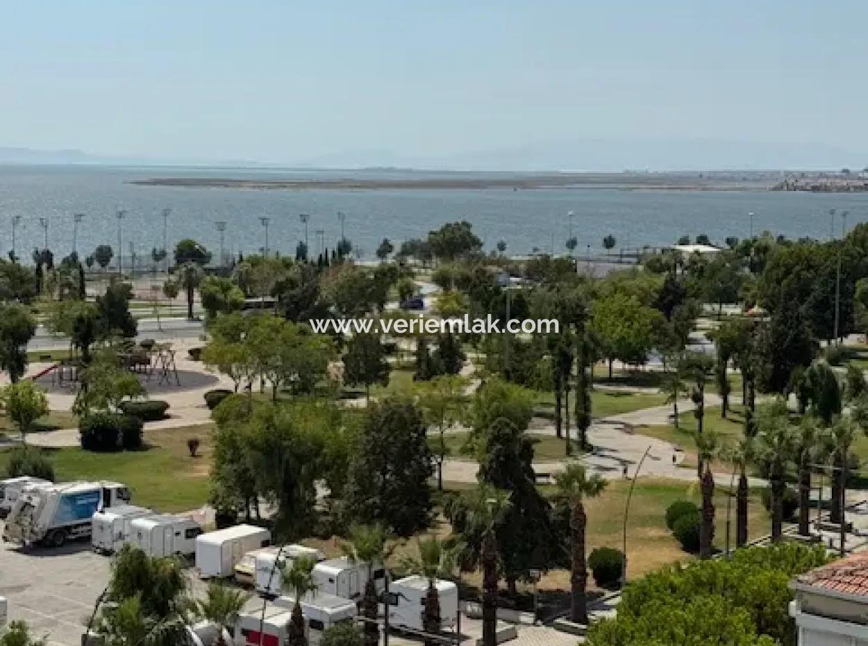 Bostanlı Atakentte Muhteşem Manzaralı Arakat Otoparklı Full Deniz Manzaralı Köşe