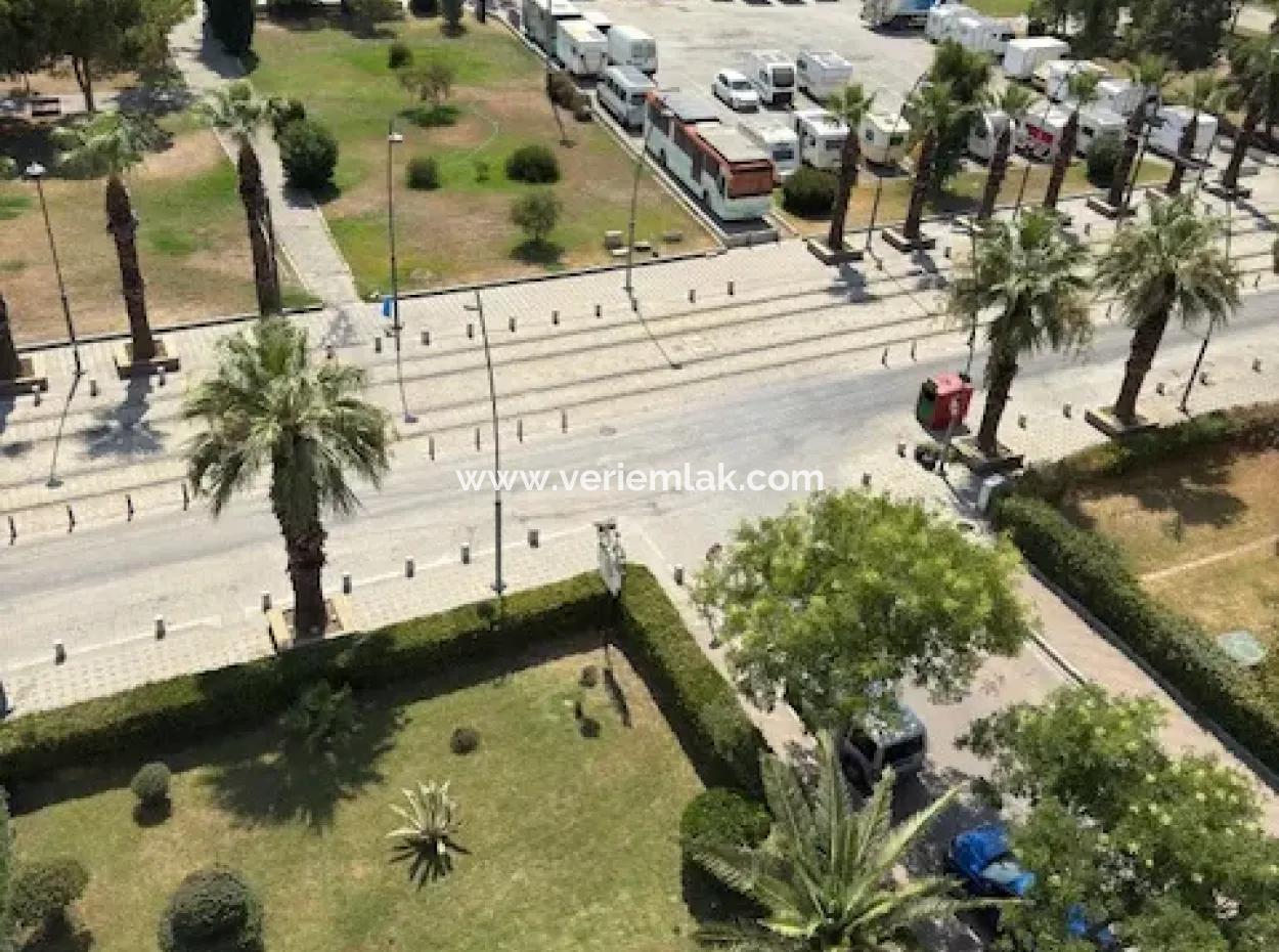 Bostanlı Atakentte Muhteşem Manzaralı Arakat Otoparklı Full Deniz Manzaralı Köşe