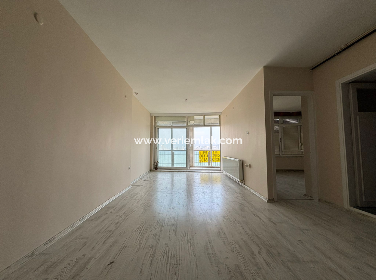 Karşıyakada 2+1 Kombili 6. Kat Deniz Manzaralı Kiralık Yalı Dairesi!