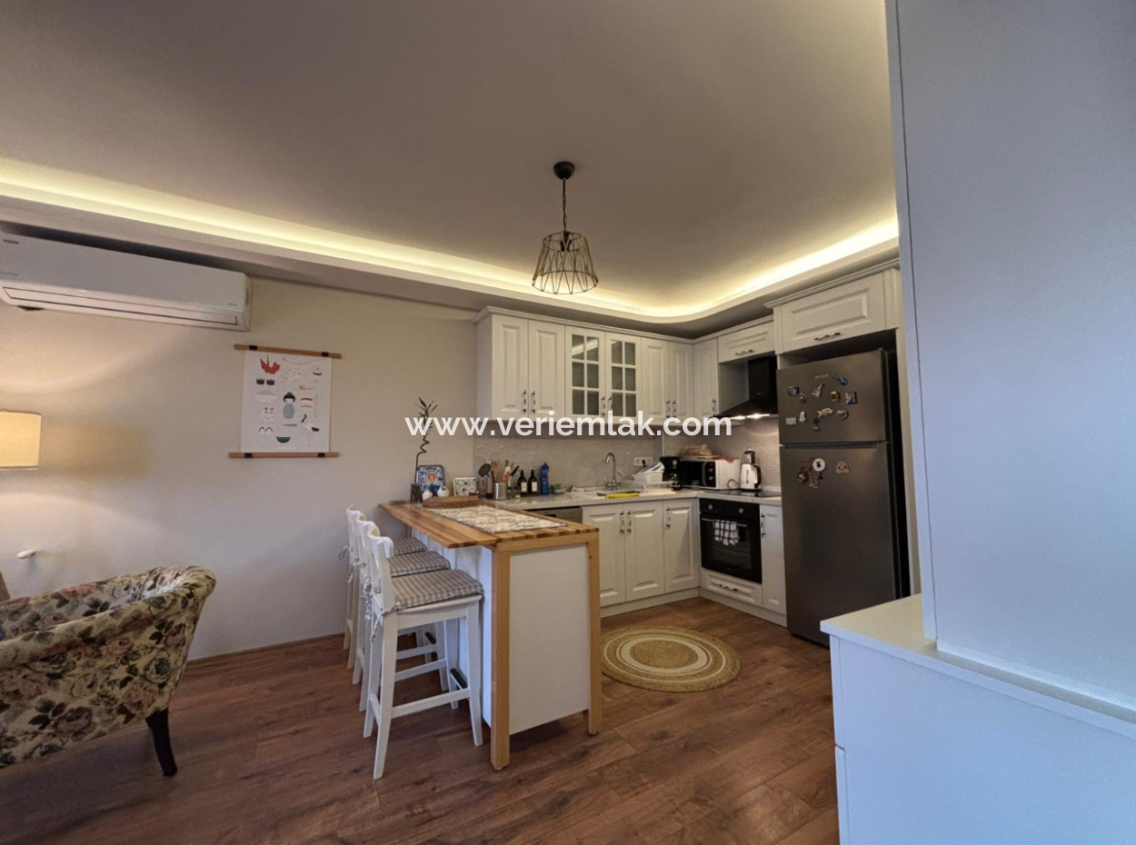 Çeşme  Ovacıkta Muhteşem Manzaralı 2+1 Kilerli Satılık Daire!