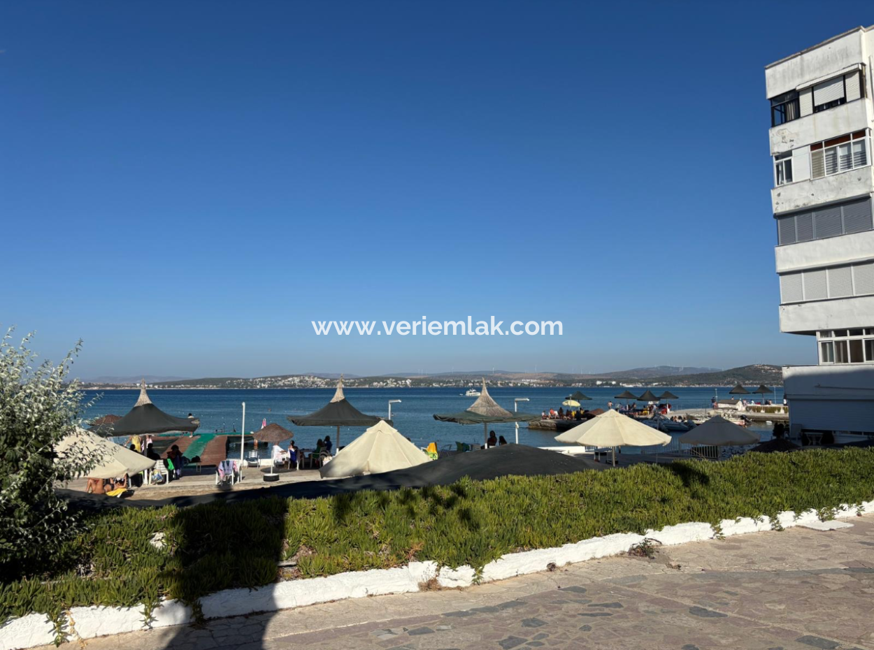 Çeşmede Özel Plajlı Yıldız Sahil Sitesinde 2+1 Kiralık Daire!