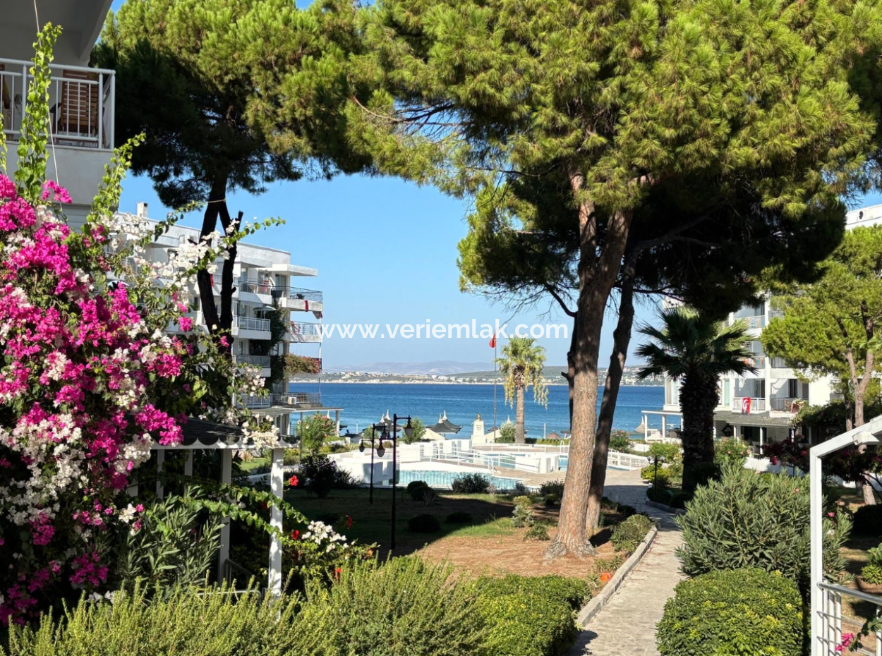 Çeşmede Özel Plajlı Yıldız Sahil Sitesinde 2+1 Kiralık Daire!