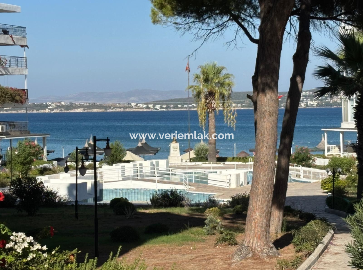 Çeşmede Özel Plajlı Yıldız Sahil Sitesinde 2+1 Kiralık Daire!