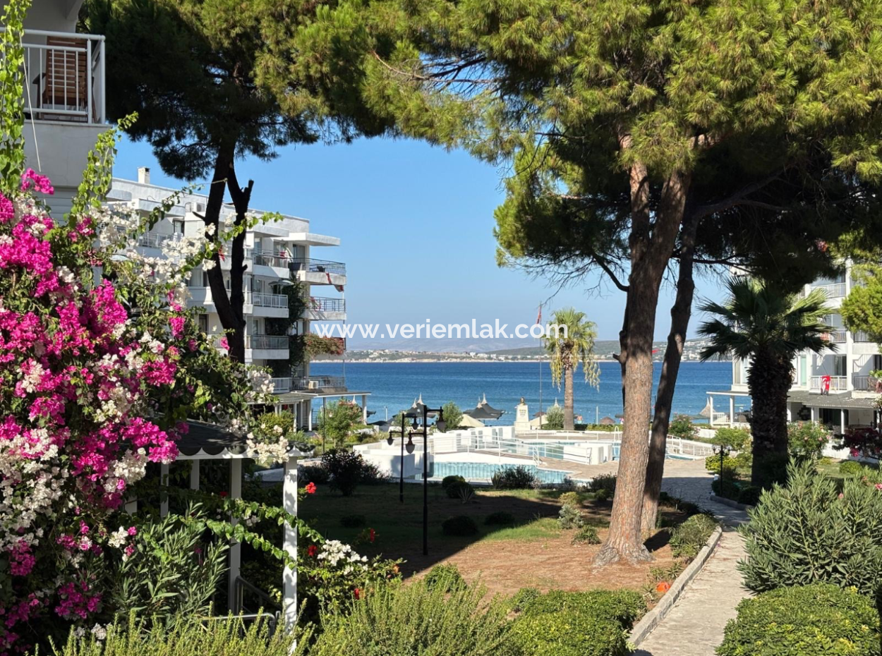 Çeşmede Özel Plajlı Yıldız Sahil Sitesinde 2+1 Kiralık Daire!