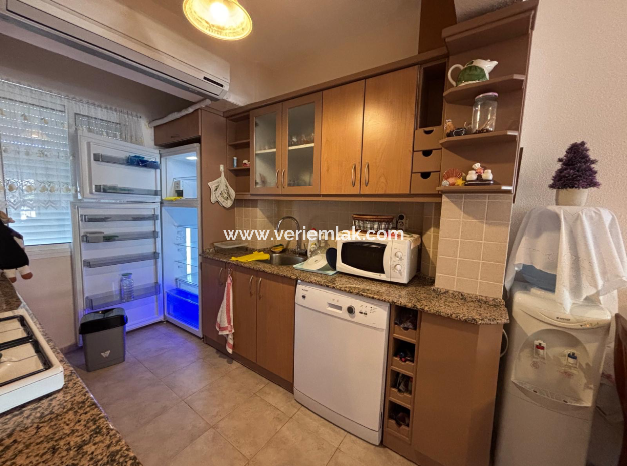 Çeşmede Özel Plajlı Yıldız Sahil Sitesinde 2+1 Kiralık Daire!