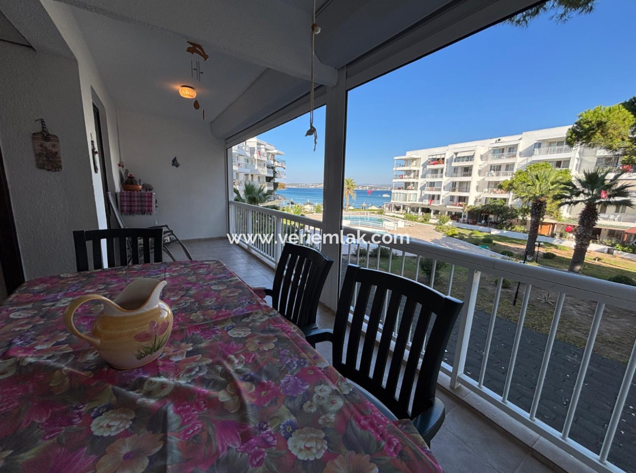 Çeşmede Özel Plajlı Yıldız Sahil Sitesinde 2+1 Kiralık Daire!