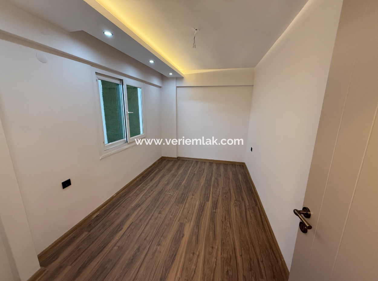 Ekonomi Üniversitesi Yakınında Full Tadilatlı Cadde Üzeri Masrafsız