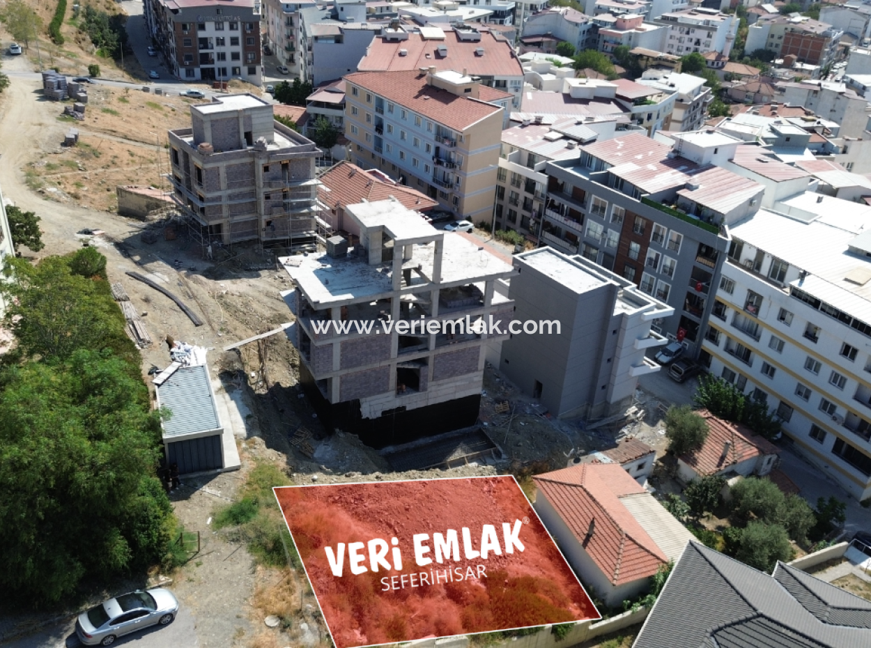 Seferihisar Devlet Hastanesi Yakın 300M2 Satılık İmarlı Arsa