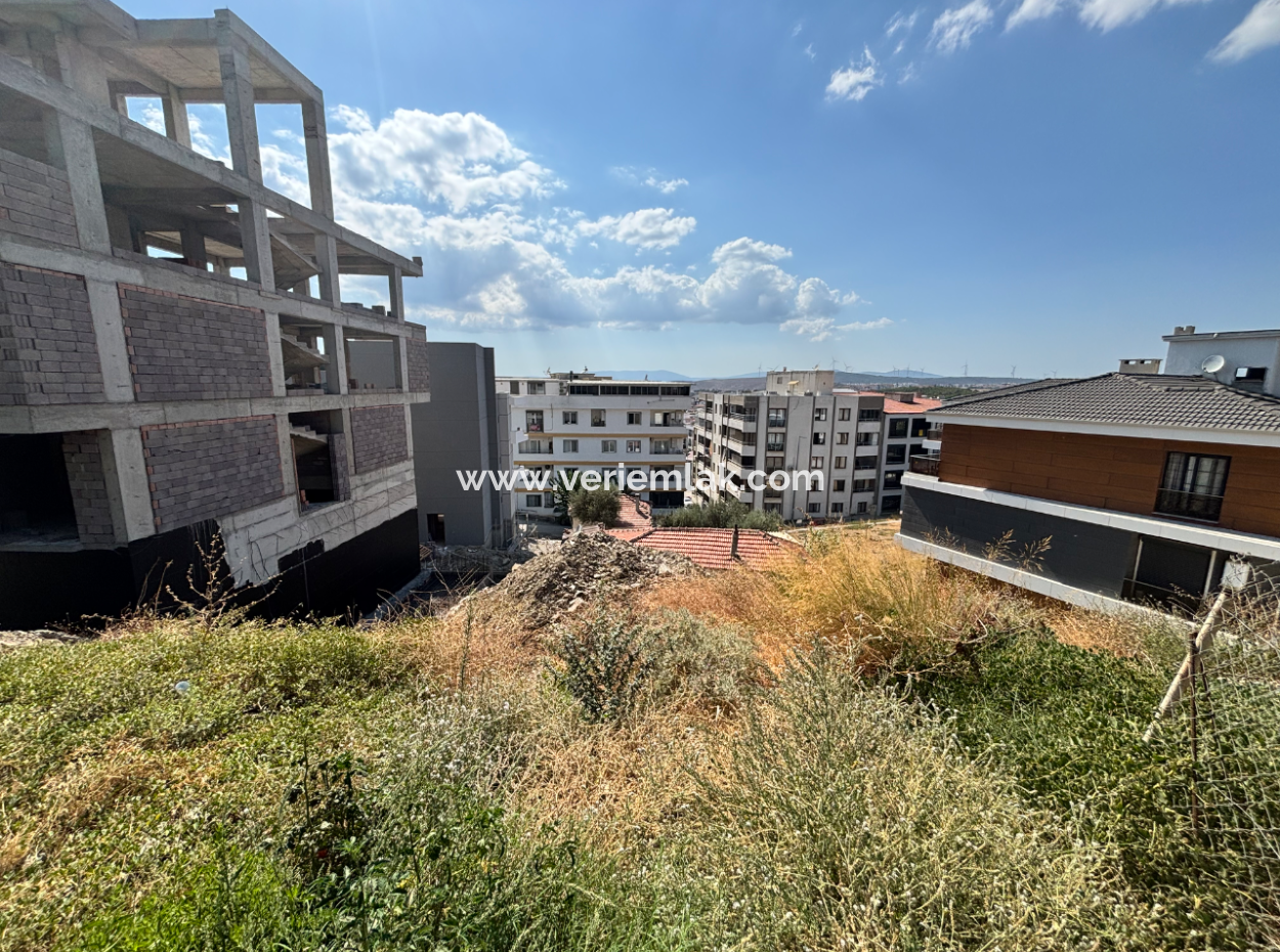 Seferihisar Devlet Hastanesi Yakın 300M2 Satılık İmarlı Arsa