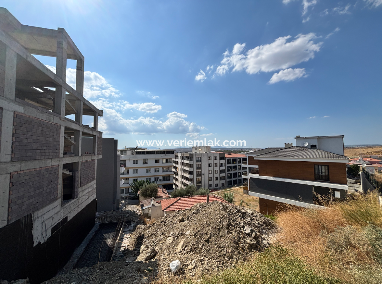 Seferihisar Devlet Hastanesi Yakın 300M2 Satılık İmarlı Arsa