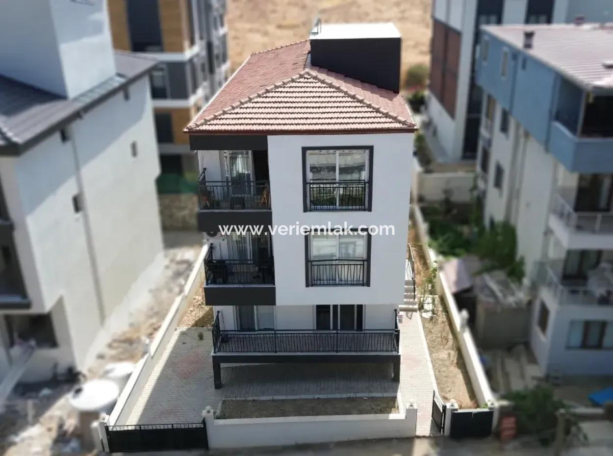 Seferihisar Camikebir Mahallesinde Yatırıma Uygun Satılık Komple Bina