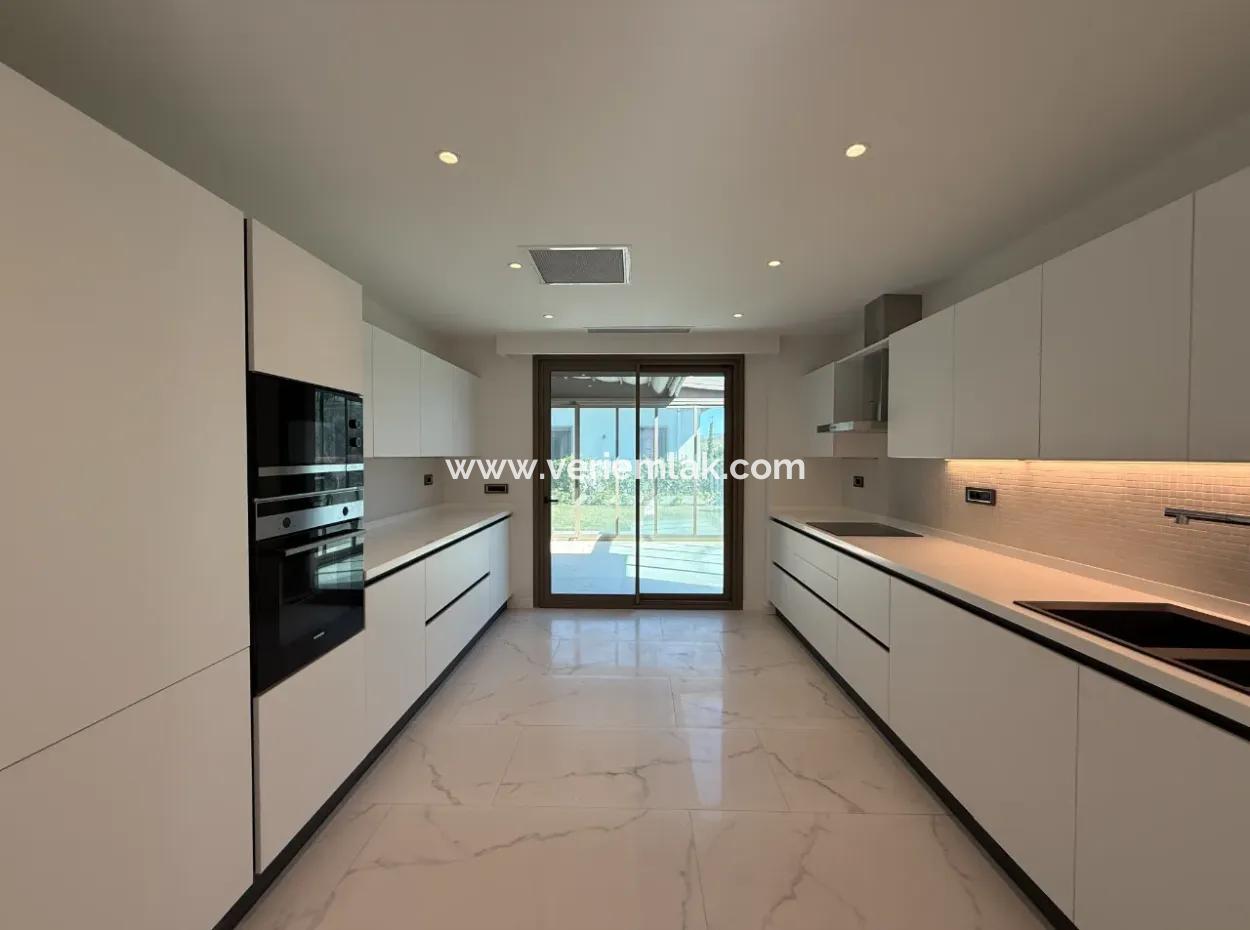 Folkart Urla Country – Tek Katlı Müstakil 5+1 Villa