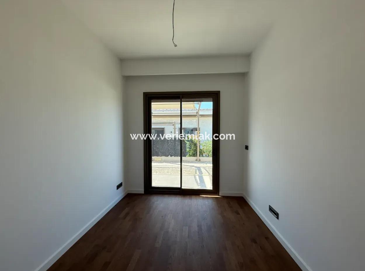 Folkart Urla Country – Tek Katlı Müstakil 5+1 Villa