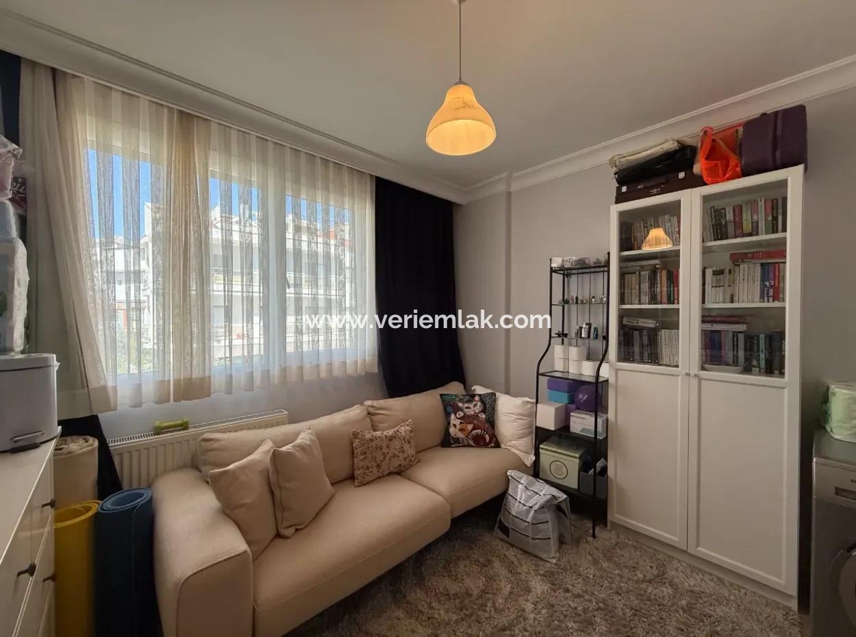 Sığacık Marina Yakınında Geniş Ve Konforlu Satılık Daire!