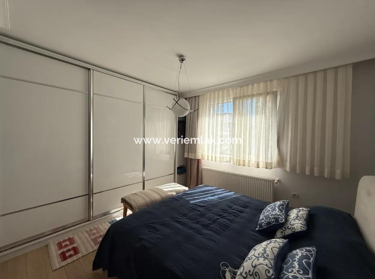 Sığacık Marina Yakınında Geniş Ve Konforlu Satılık Daire!