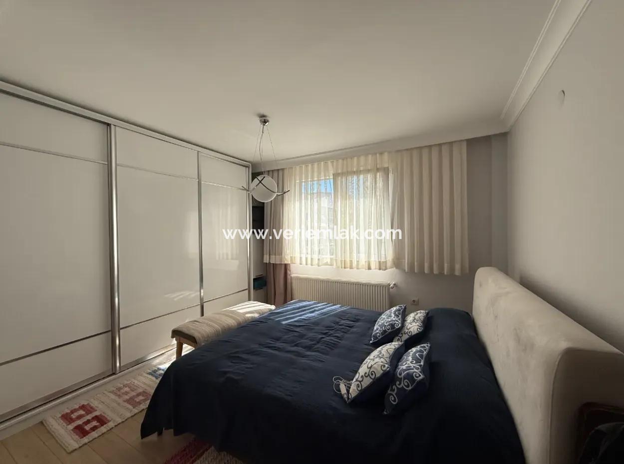 Sığacık Marina Yakınında Geniş Ve Konforlu Satılık Daire!