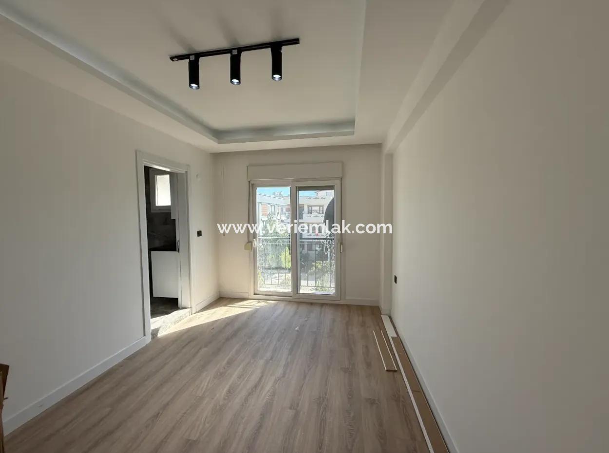 Sığacık’ta Yaz-Kış Yaşama Uygun 5+1 Daire