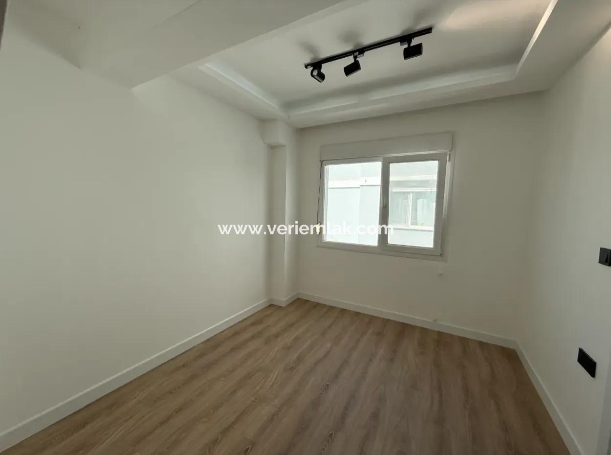 Sığacık’ta Yaz-Kış Yaşama Uygun 5+1 Daire