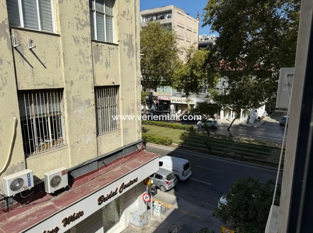 Mimar Kemalettinde Kiralık Ofis Gazi Bulvarı 2 Bina Mesafe'de