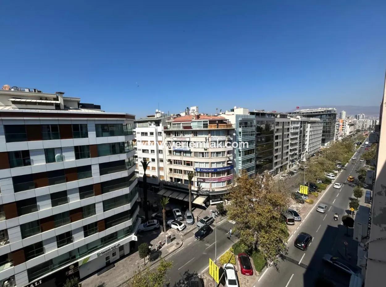 Cumhuriyet Meydanı’na Yürüme Mesafesinde 160 M2 Kiralık  Lüks Ofis!