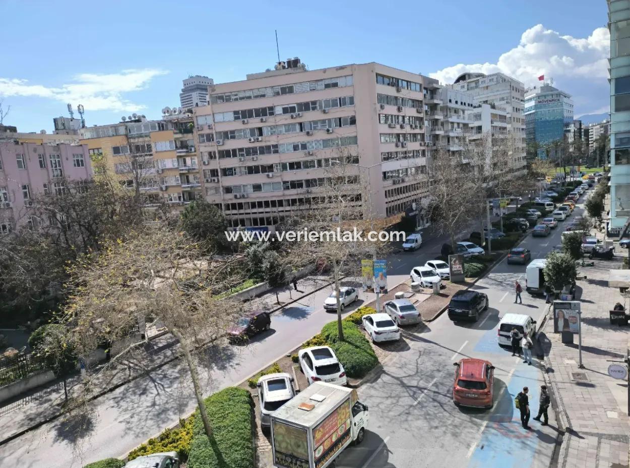 Cumhuriyet Bulvarı’nda Sıfır Binada Kiralık Prestijli İşyeri