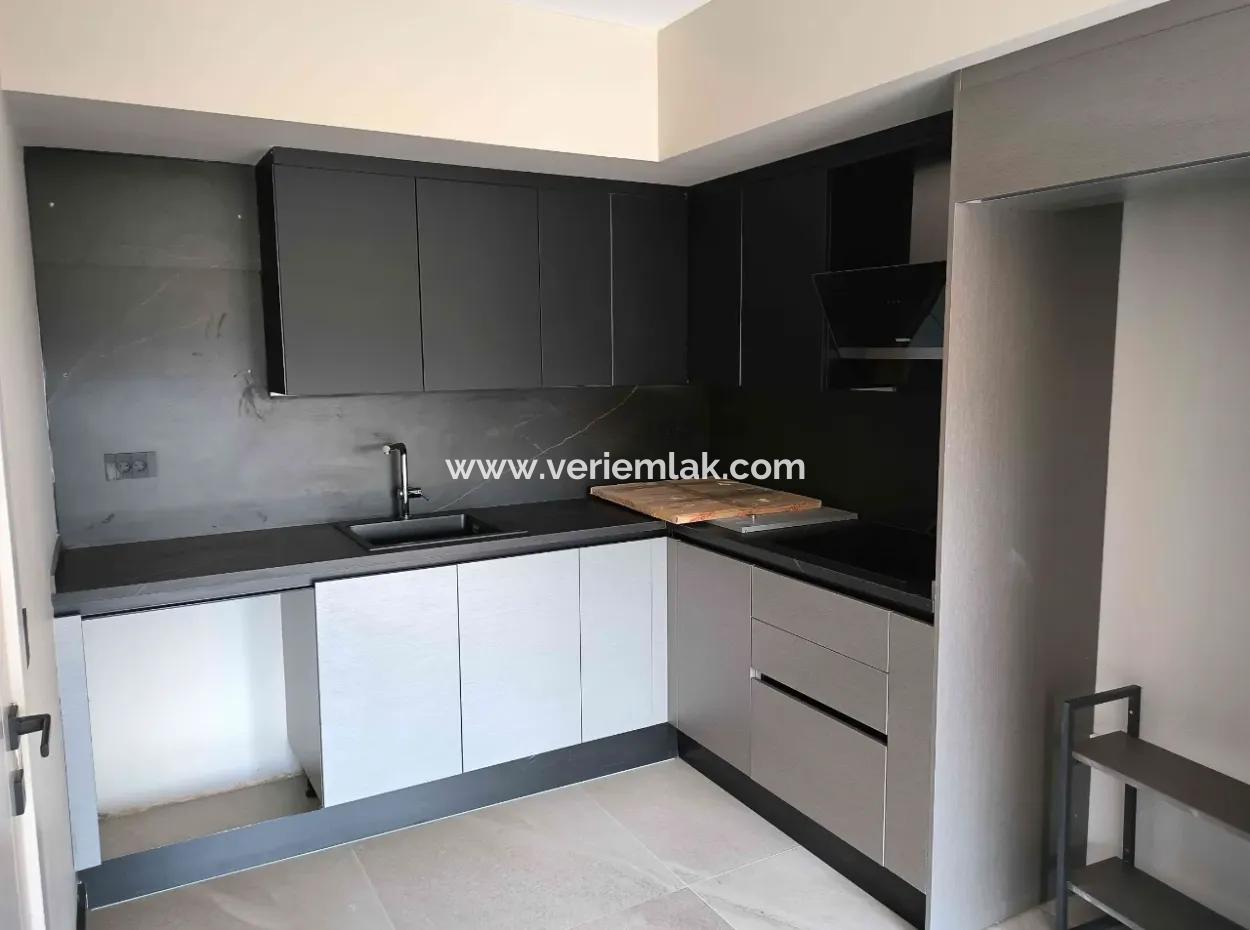 Cumhuriyet Bulvarı’nda Sıfır Binada Kiralık Prestijli İşyeri