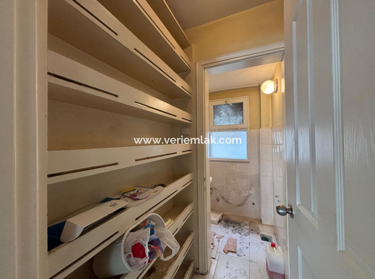 Alsancak – Cumhuriyet Bulvarın’da, Kordona Yakın Güvenlikli Sitede 3+1 – 140 M² Kiralık Daire