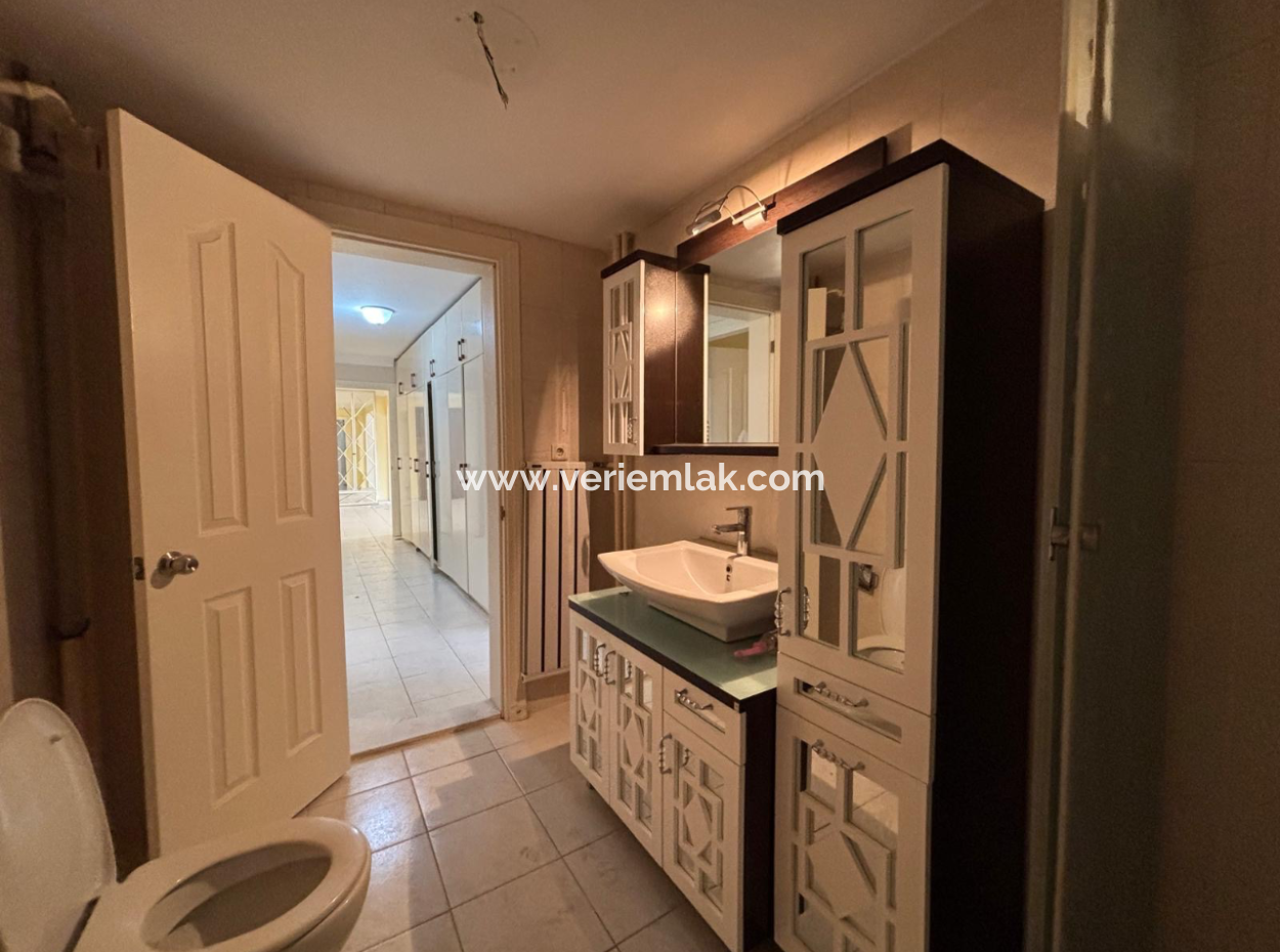 Alsancak – Cumhuriyet Bulvarın’da, Kordona Yakın Güvenlikli Sitede 3+1 – 140 M² Kiralık Daire