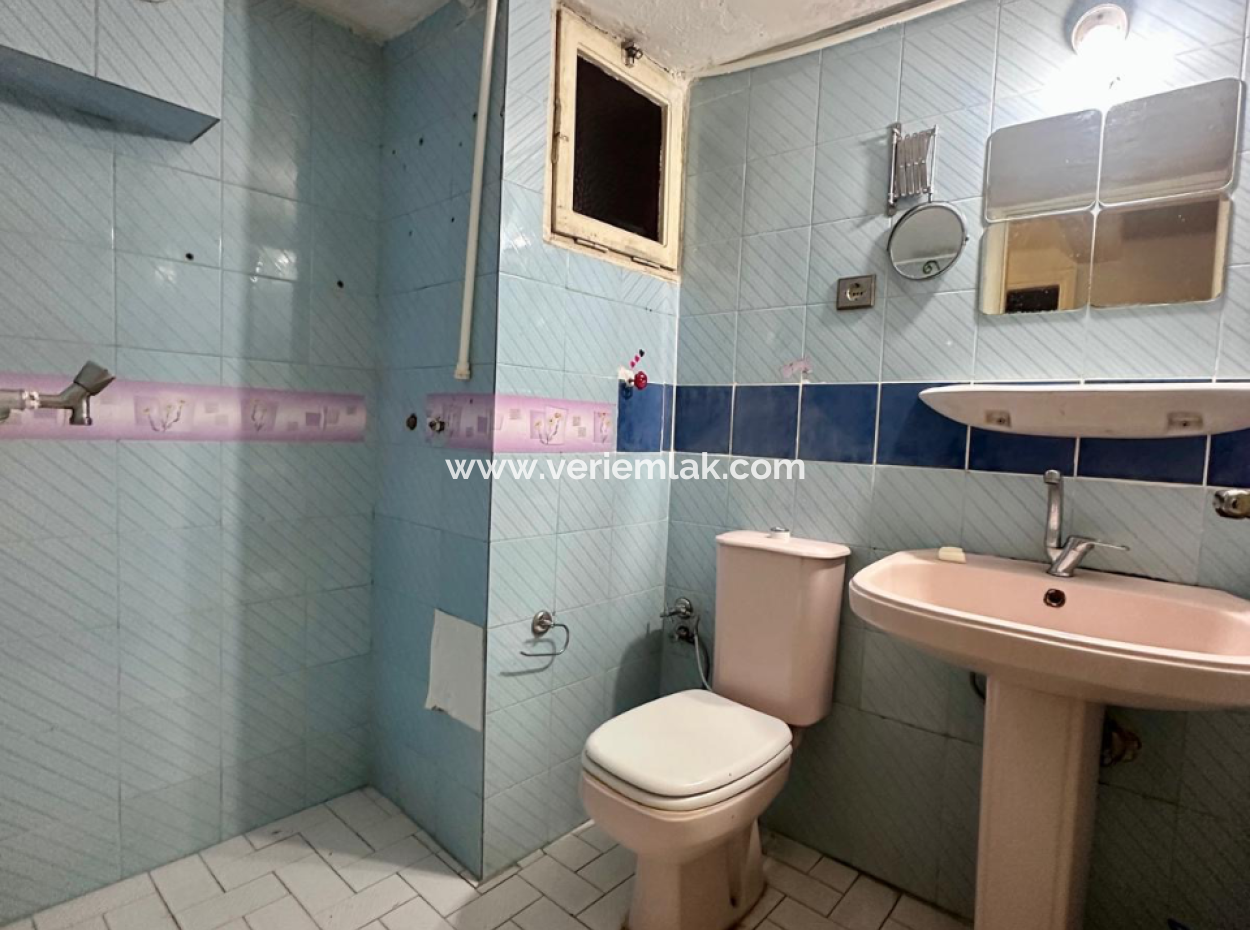 Alsancak  Kahramanlarda  1.Kat 2+1 90 M2 Asansörlü Boş Satılık Daire!