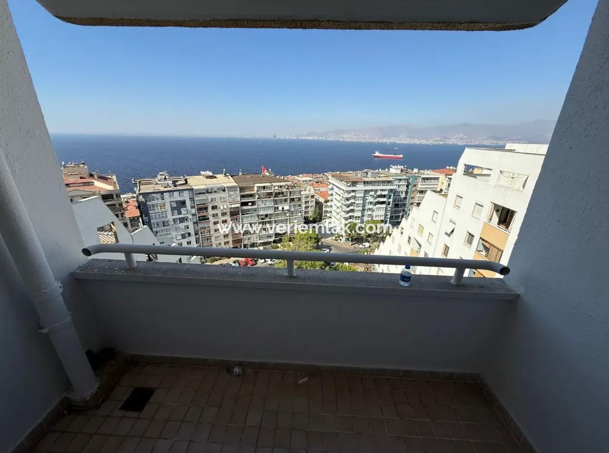 İzmir’in En Prestijli Sitelerinden Tibaş Sitesinde, 7. Katta Yer Alan 130 M² Ferah Daire Kiralık!