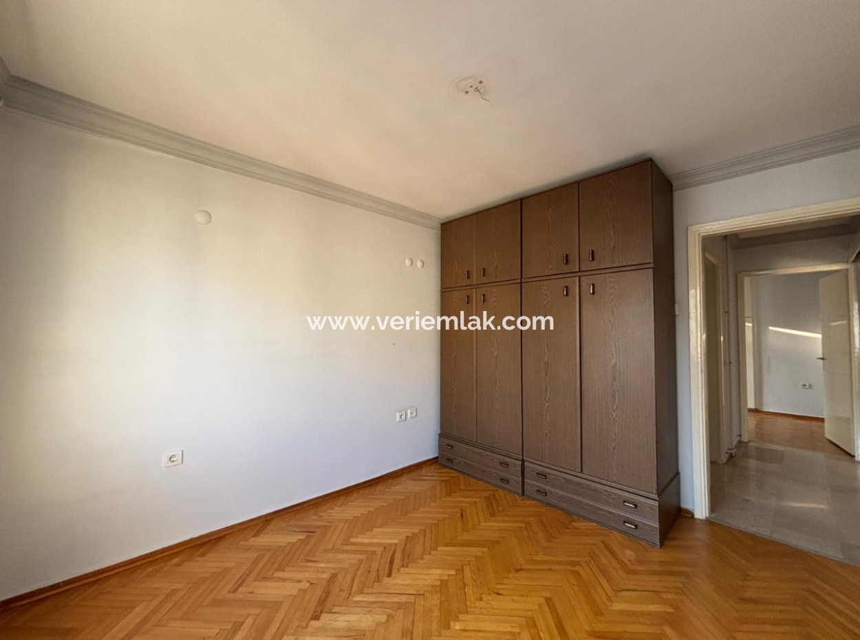 Alsancak Talatpaşa Yakını 2+1 Asansörlü Otoparklı Kiralık Daire.