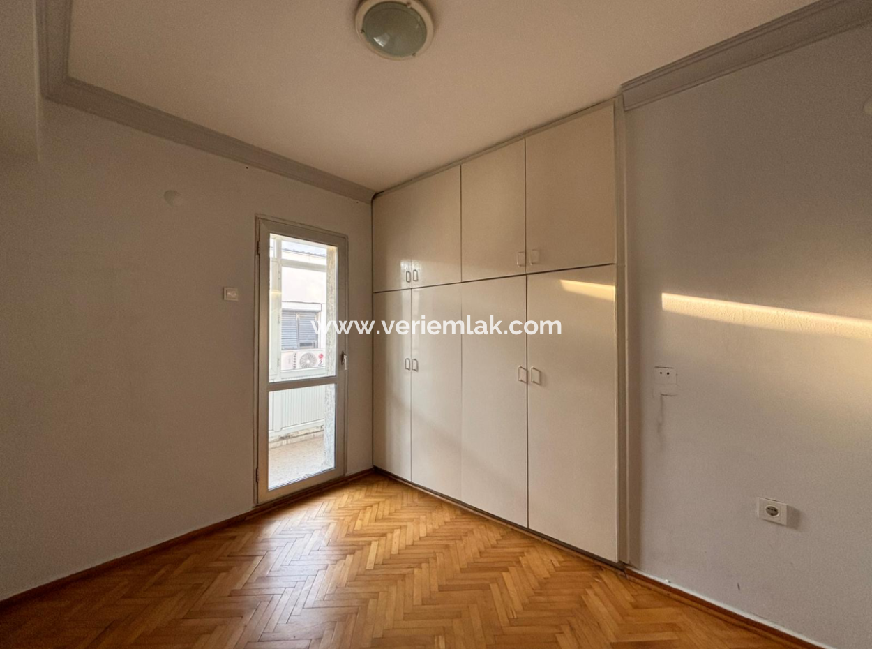 Alsancak Talatpaşa Yakını 2+1 Asansörlü Otoparklı Kiralık Daire.