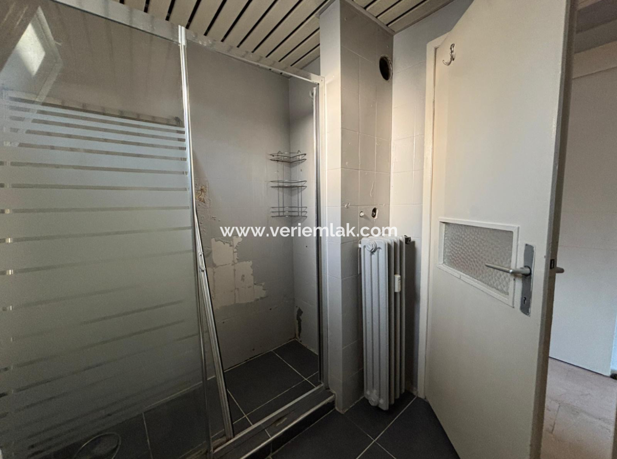 Alsancak Talatpaşa Yakını 2+1 Asansörlü Otoparklı Kiralık Daire.