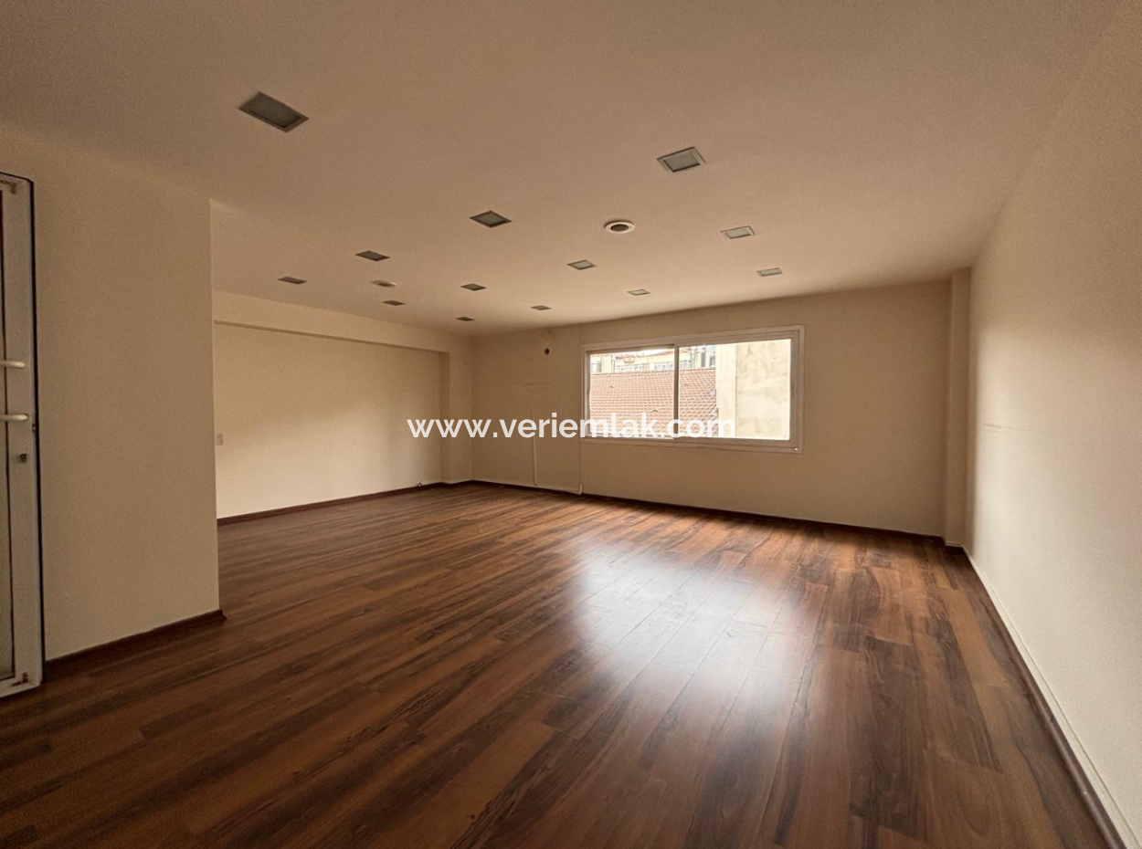 Alsancak Kıbrıs Şehitleri Caddesi Üzerinde Kiralık 100 M2 İşyeri Büro