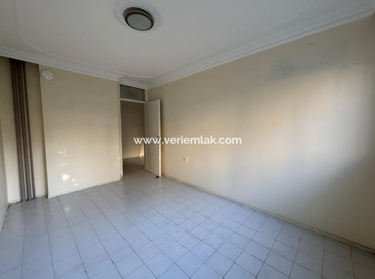 Alsancak Özel Sağlık Hastanesi Karşısı  1+1 Asansörlü Kiralık Daire!