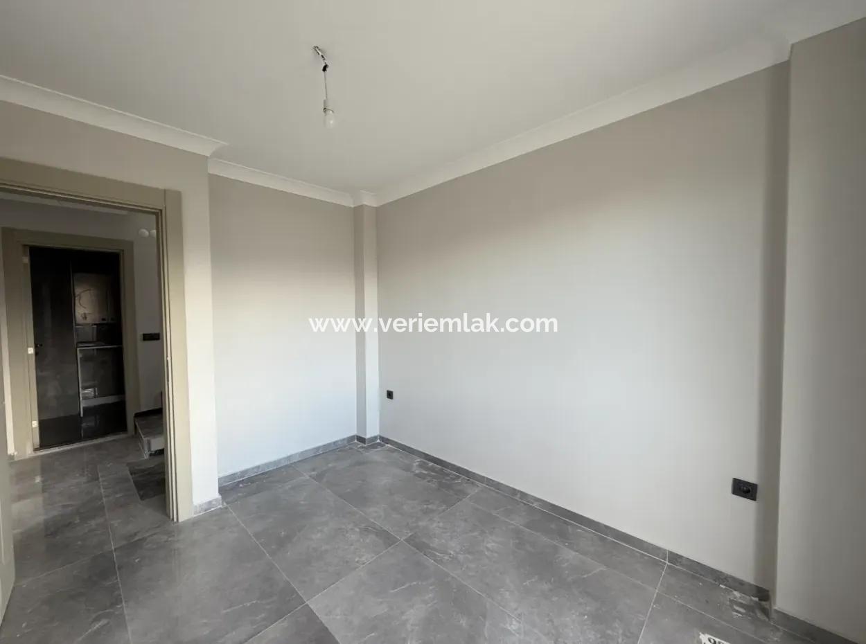 Seferihisar Akarca’da Denize Yürüme Mesafesinde Bahçeli Villa