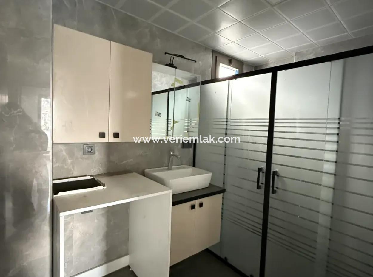 Seferihisar Akarca’da Denize Yürüme Mesafesinde Bahçeli Villa