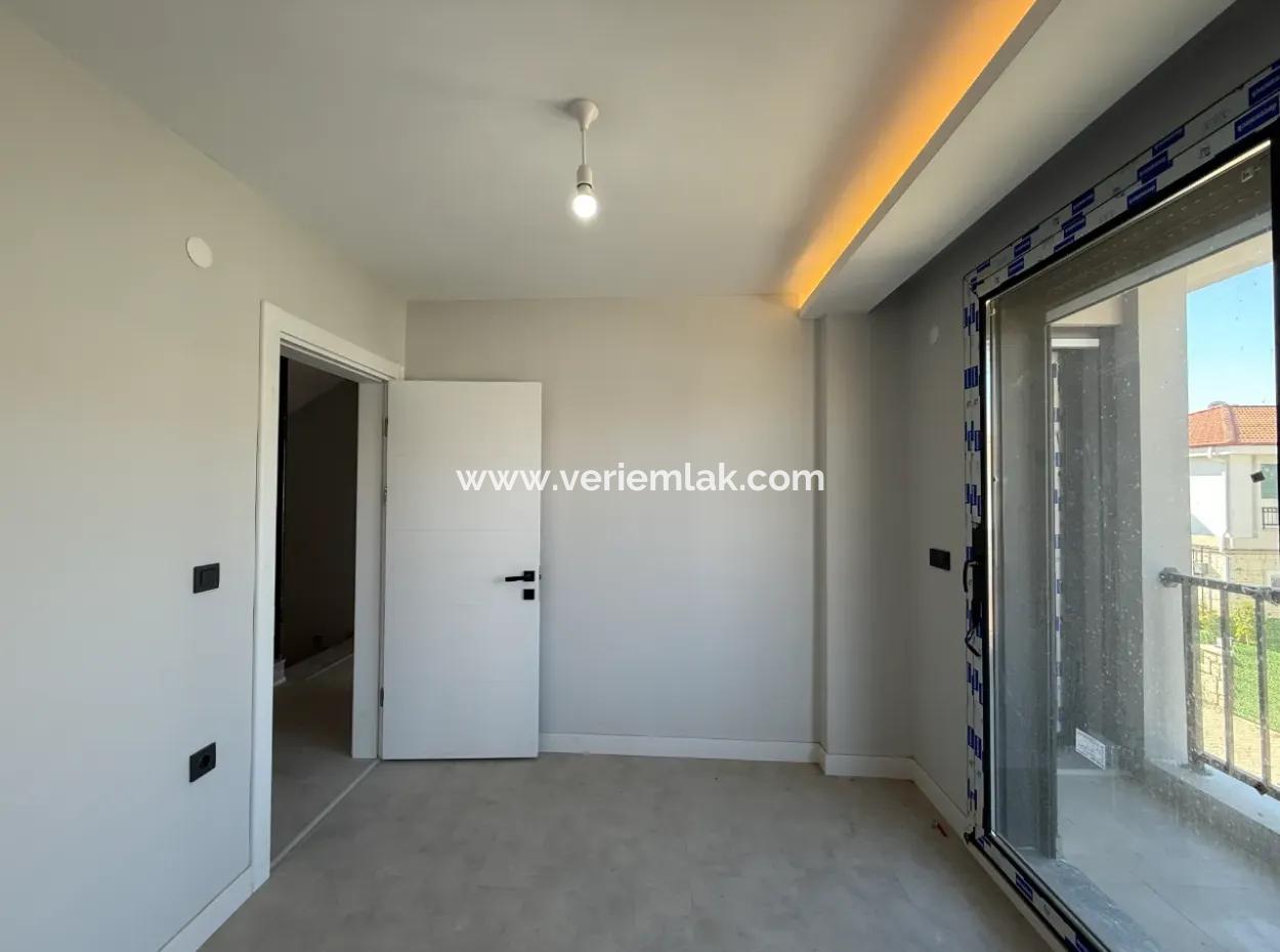 Seferihisar Çolakibrahimbey Mahallesi’nde Merkezi Konumda Satılık Villa