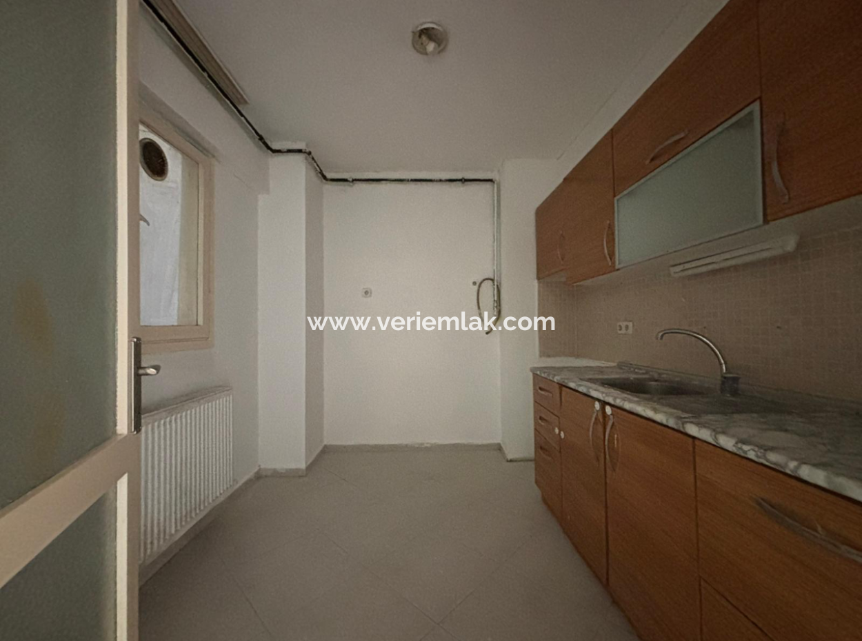 Alsancak Kıbrıs Şehitlerinde 2.Kat 3+1 Kombili Asansörlü Kiralık İş Yeri!