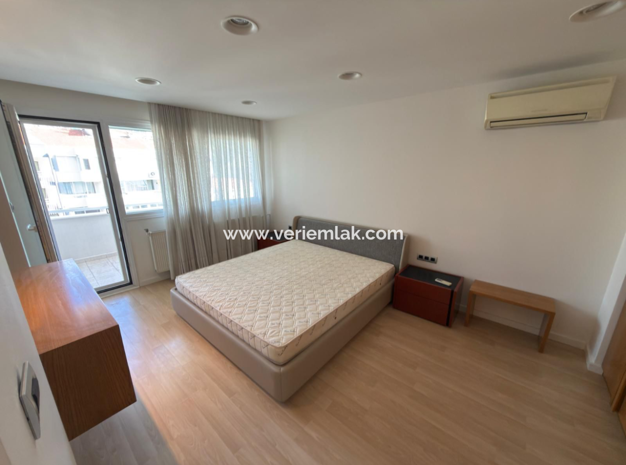 Karataş'ta 4+1  Otoparklı Full Tadilatlı Ara Kat Yalı Dairesi