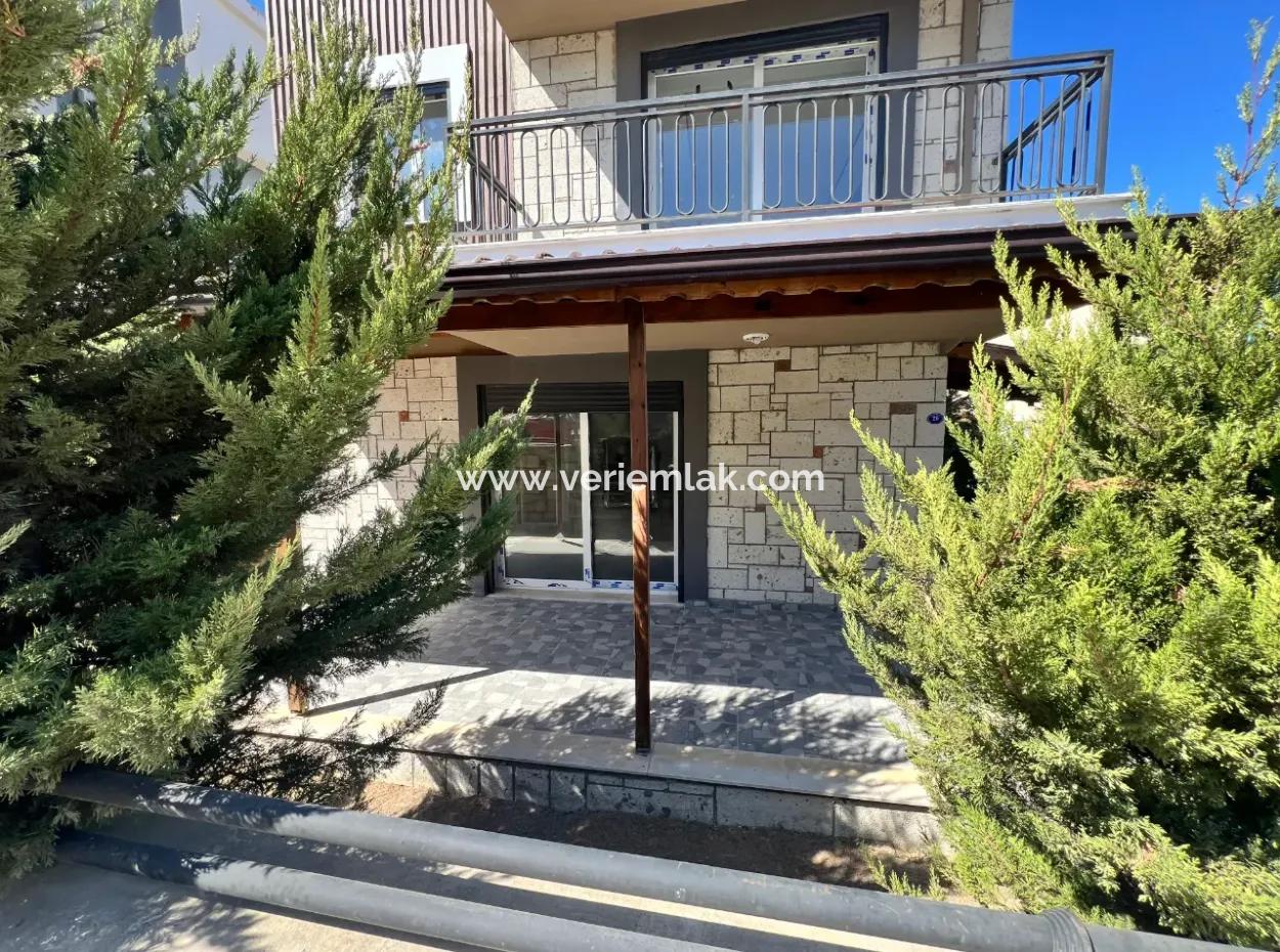 Seferihisar Akarca – Elmastaş Mevkiinde Tam Müstakil 4+1 Deniz Manzaralı Villa