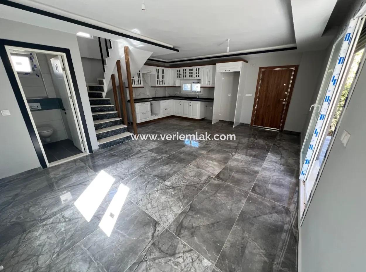 Seferihisar Akarca – Elmastaş Mevkiinde Tam Müstakil 4+1 Deniz Manzaralı Villa