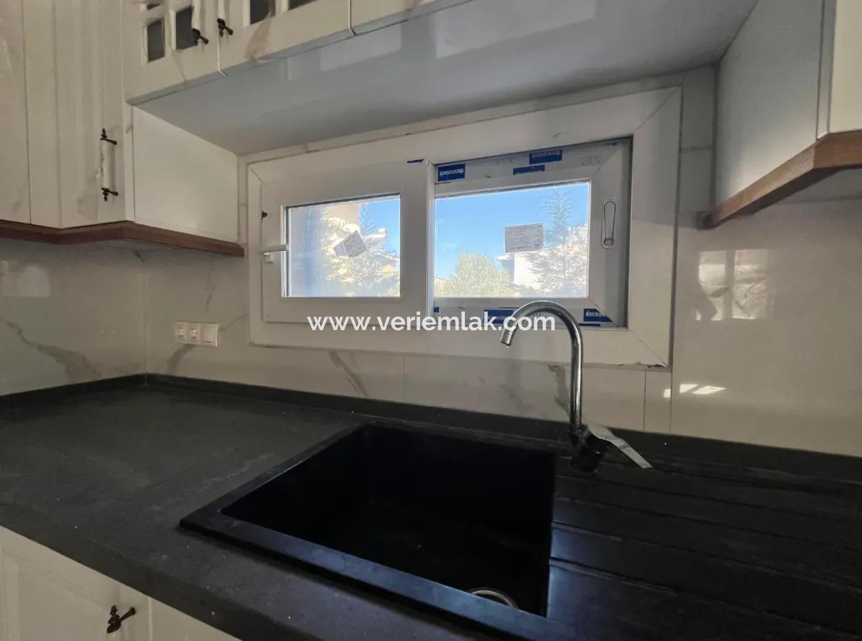 Seferihisar Akarca – Elmastaş Mevkiinde Tam Müstakil 4+1 Deniz Manzaralı Villa