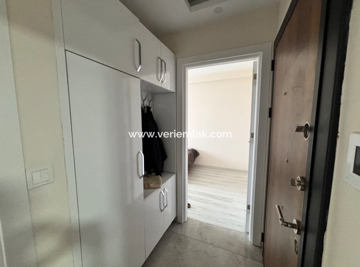 Seferihisar Adliye Sarayı Karşısında Satılık 2+1 Daire