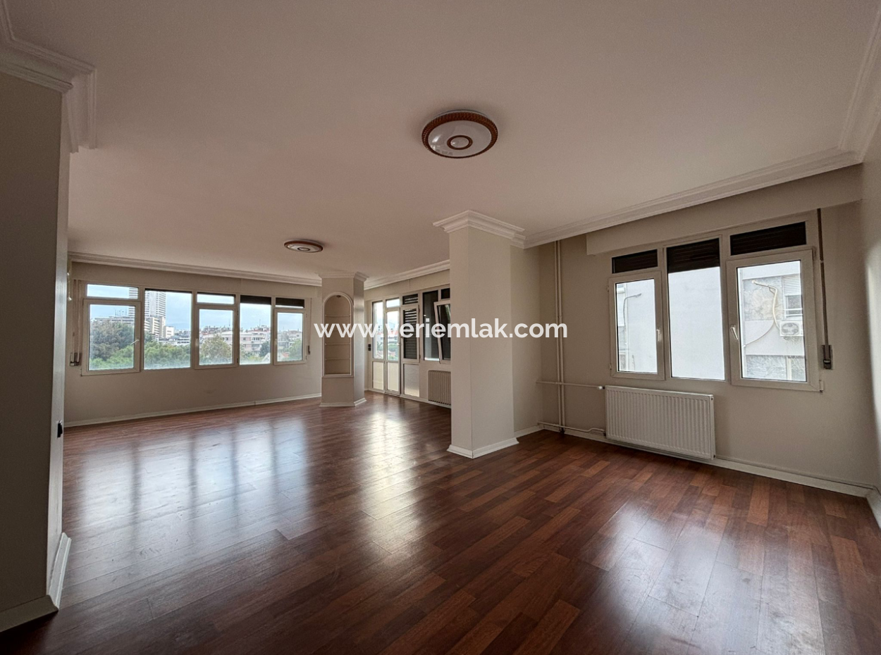 Alsancak Vasıf Çınarda Köşe 2+1 6.Kat Bakımlı Kiralık Daire
