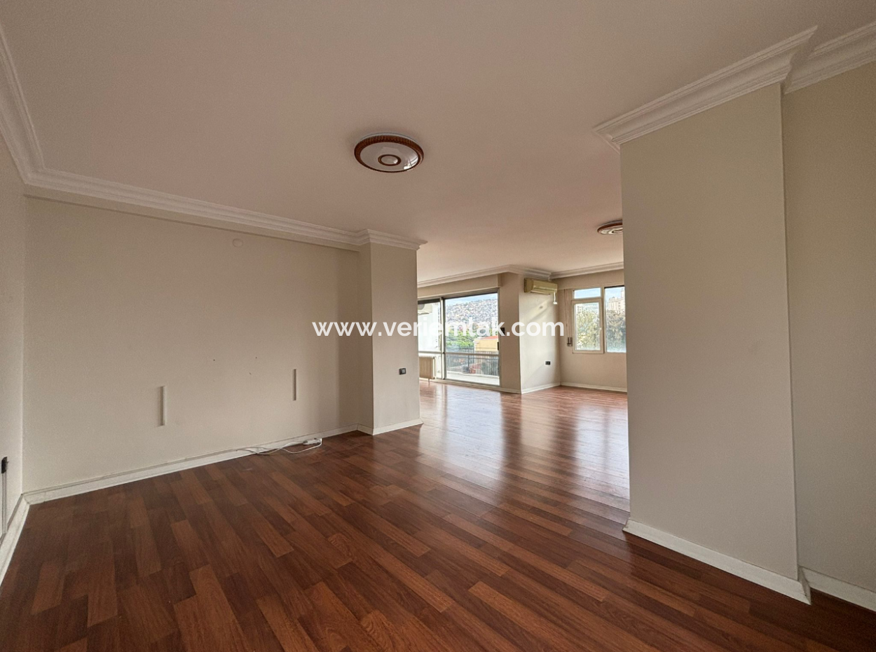 Alsancak Vasıf Çınarda Köşe 2+1 6.Kat Bakımlı Kiralık Daire