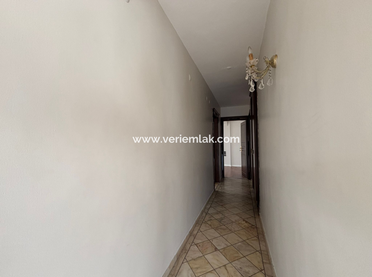 Alsancak Vasıf Çınarda Köşe 2+1 6.Kat Bakımlı Kiralık Daire